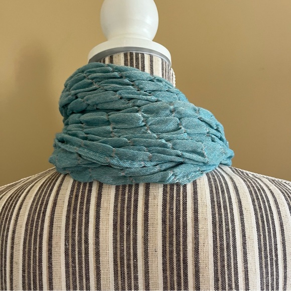 Women’s Blue 100% Viscose Lightweight Fringed Smocked Boho Hippie Scarf - Picture 5 of 10